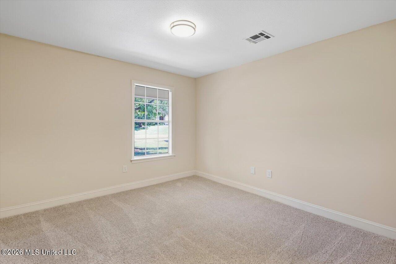 2077 Lakeshore Drive