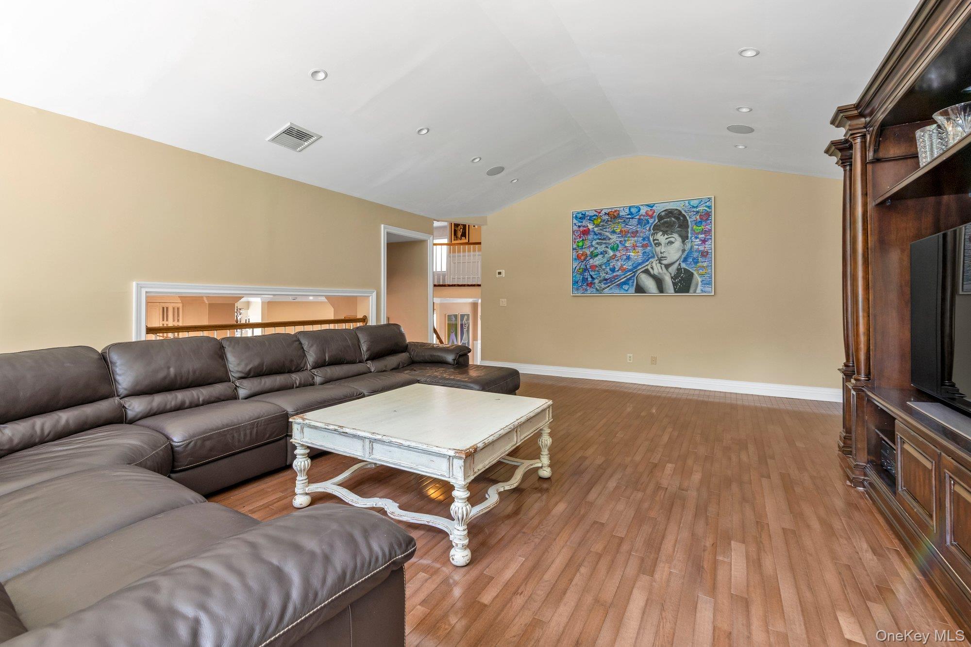 2114 Donna Drive