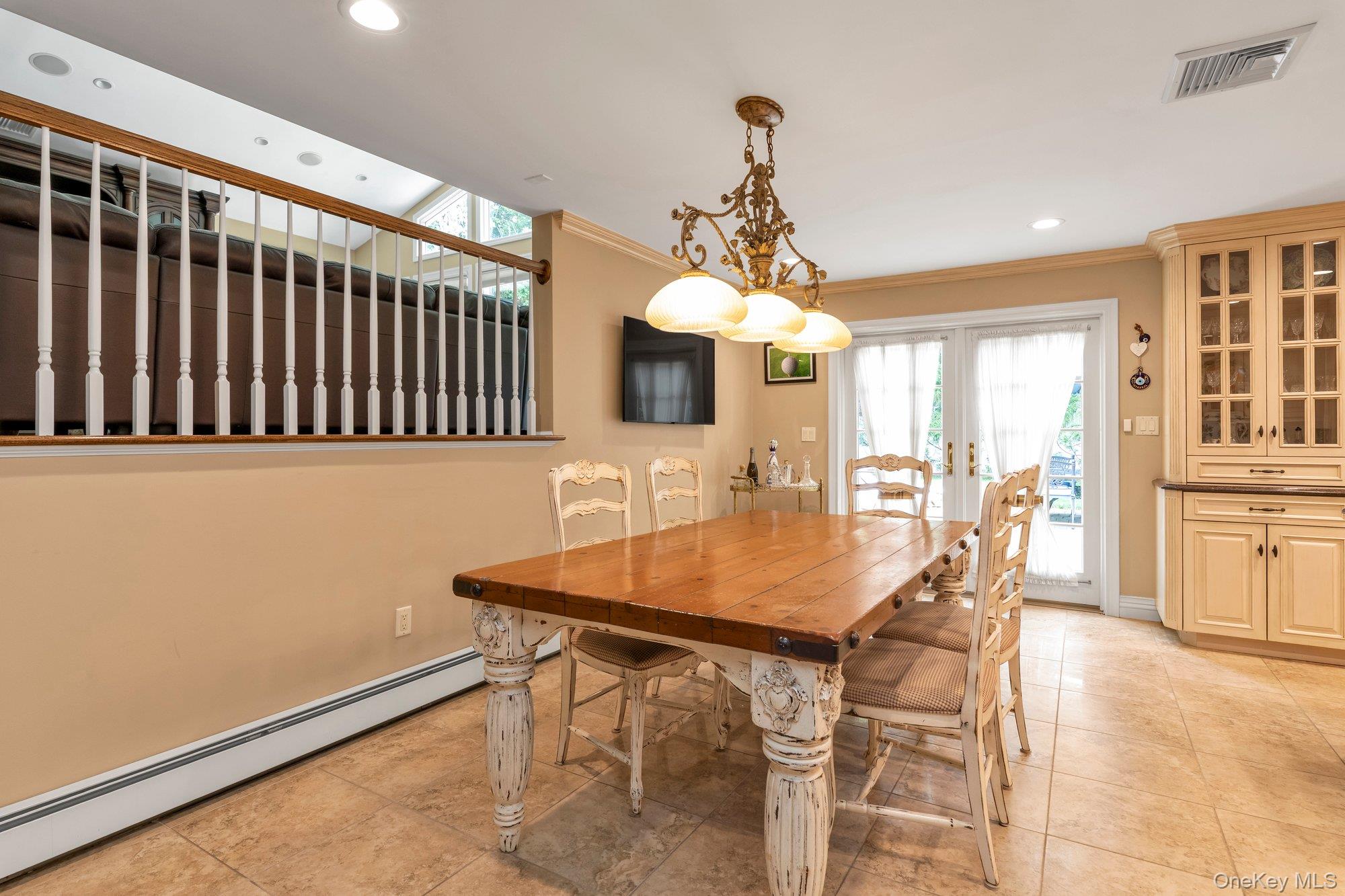 2114 Donna Drive