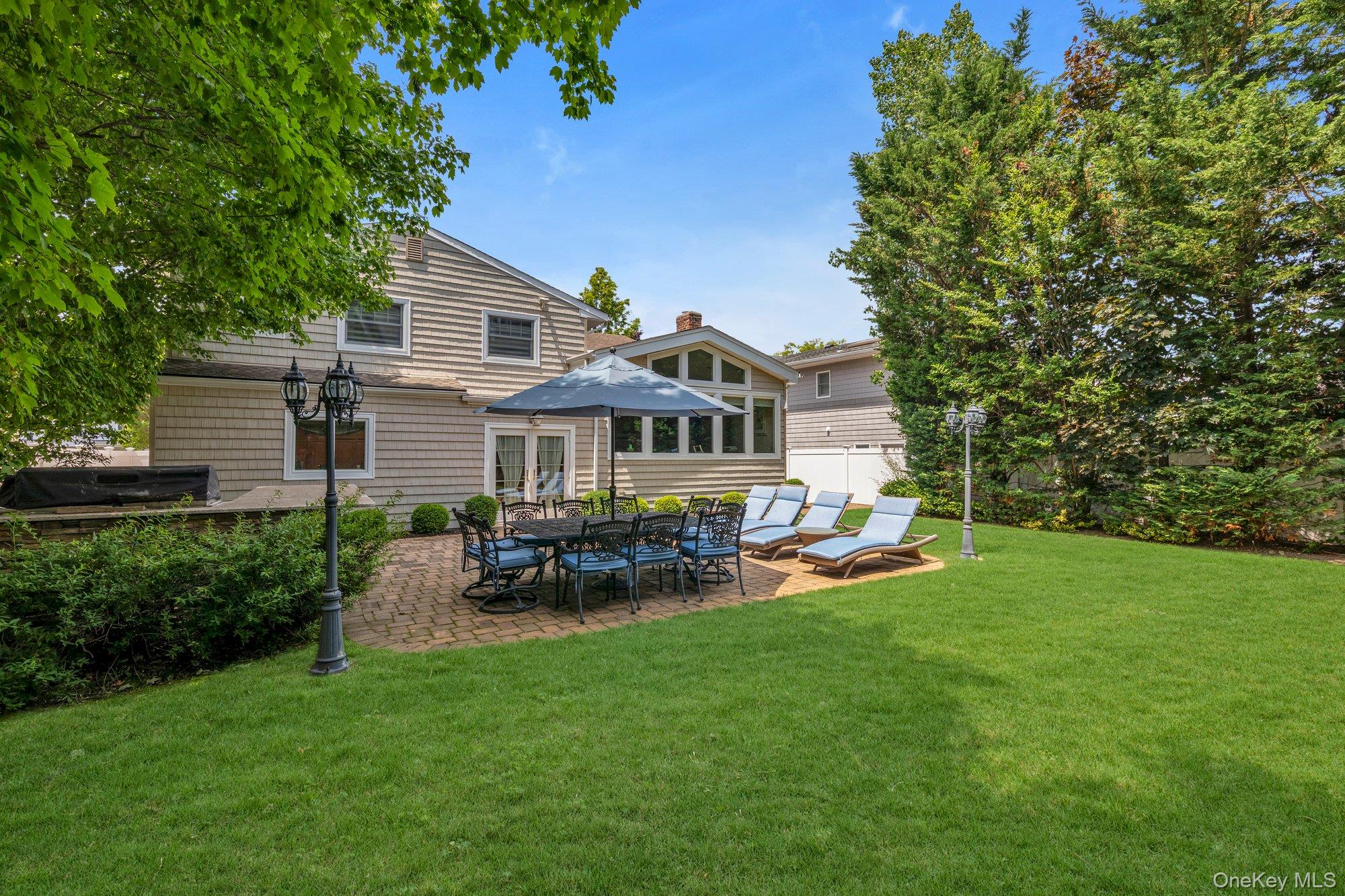 2114 Donna Drive