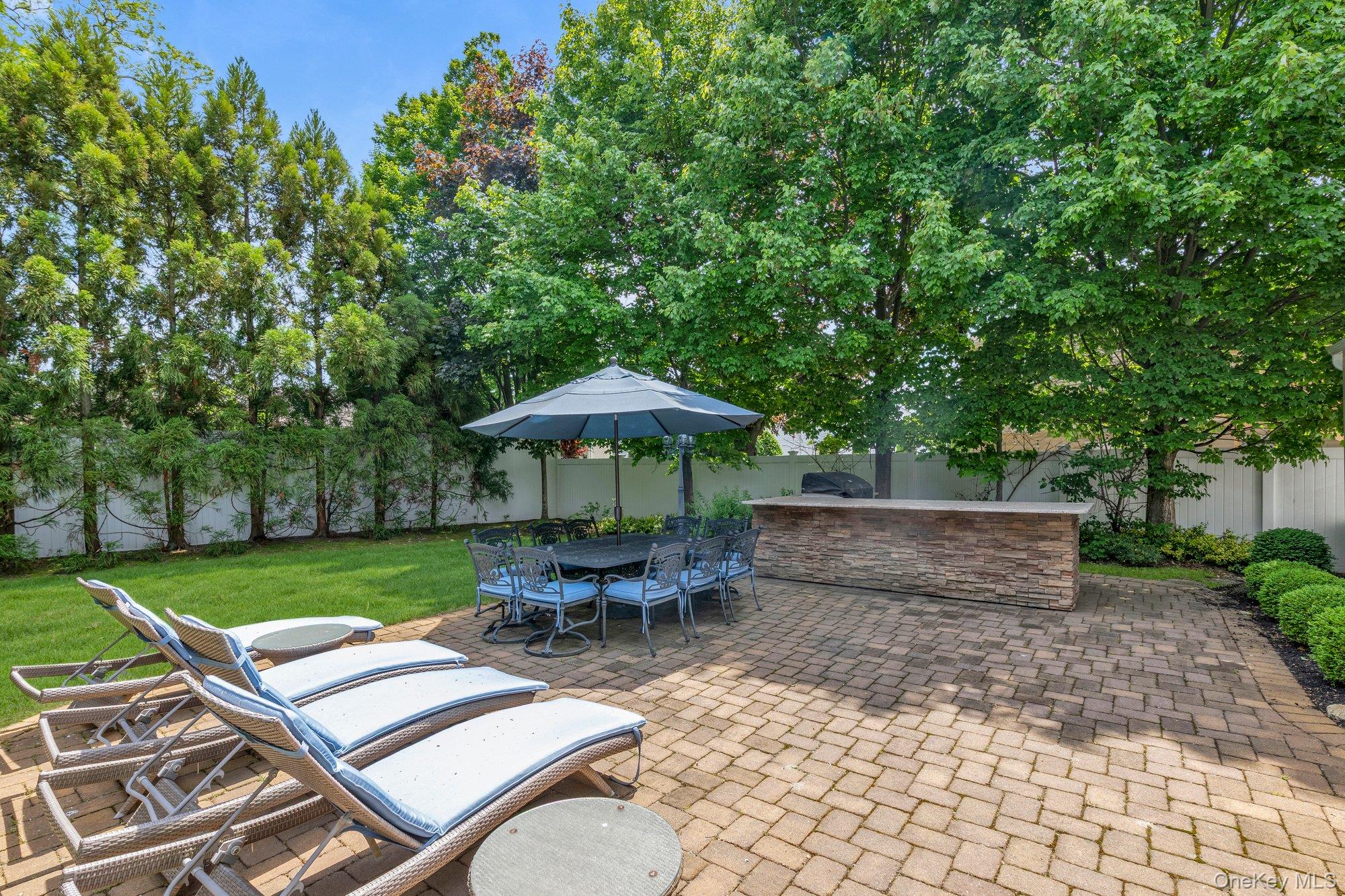 2114 Donna Drive