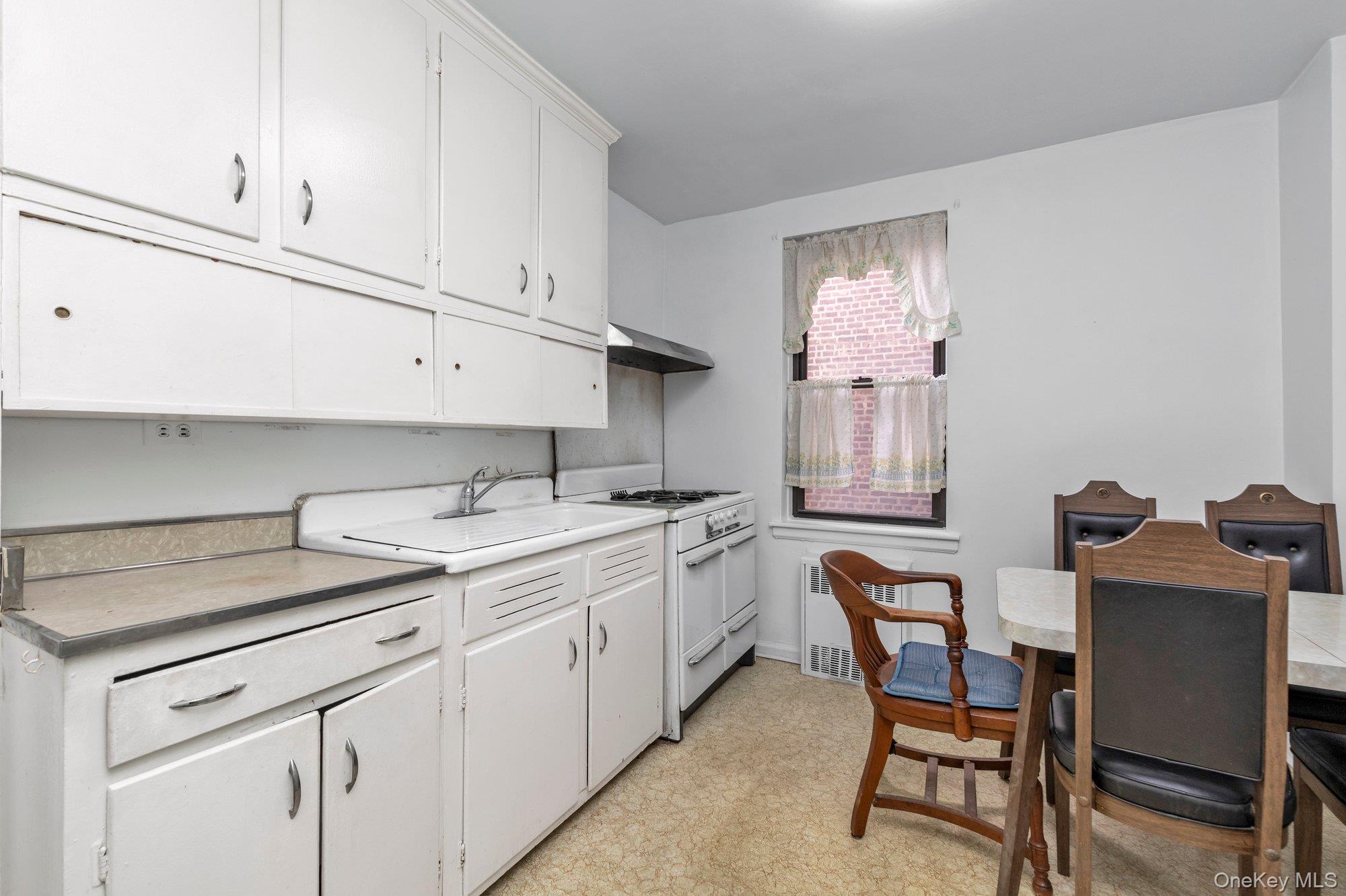 4334 Union Street Unit: 5H