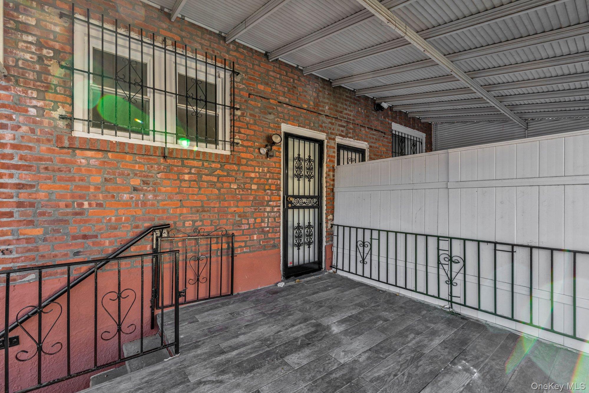 8835 Vanderveer Street