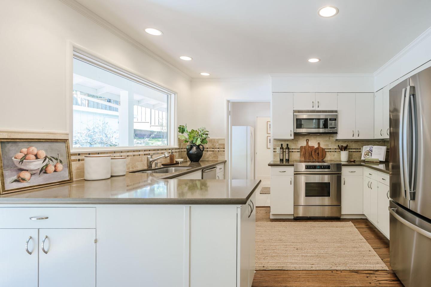 Classic Carolands Beauty