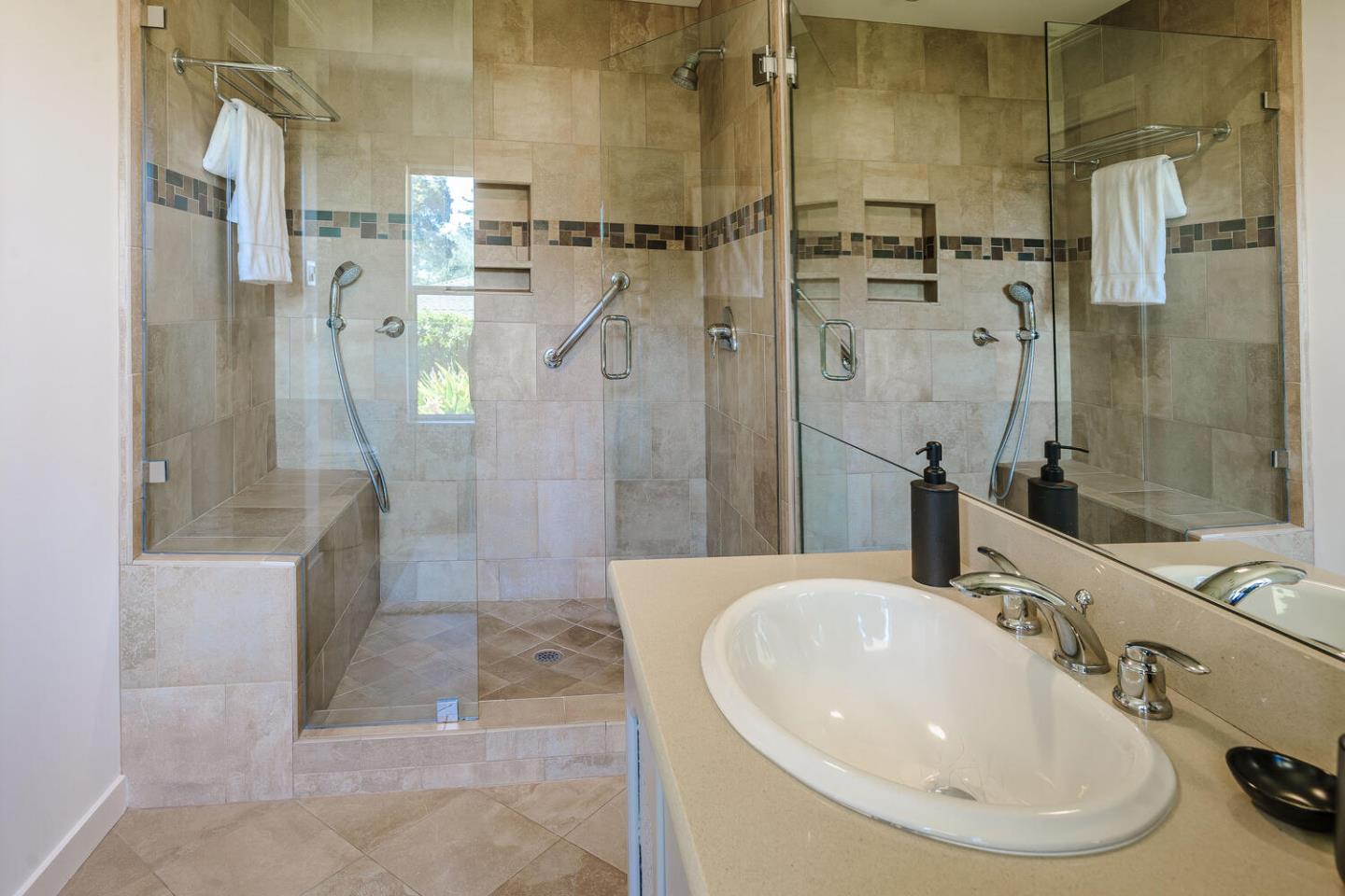 Classic Carolands Beauty