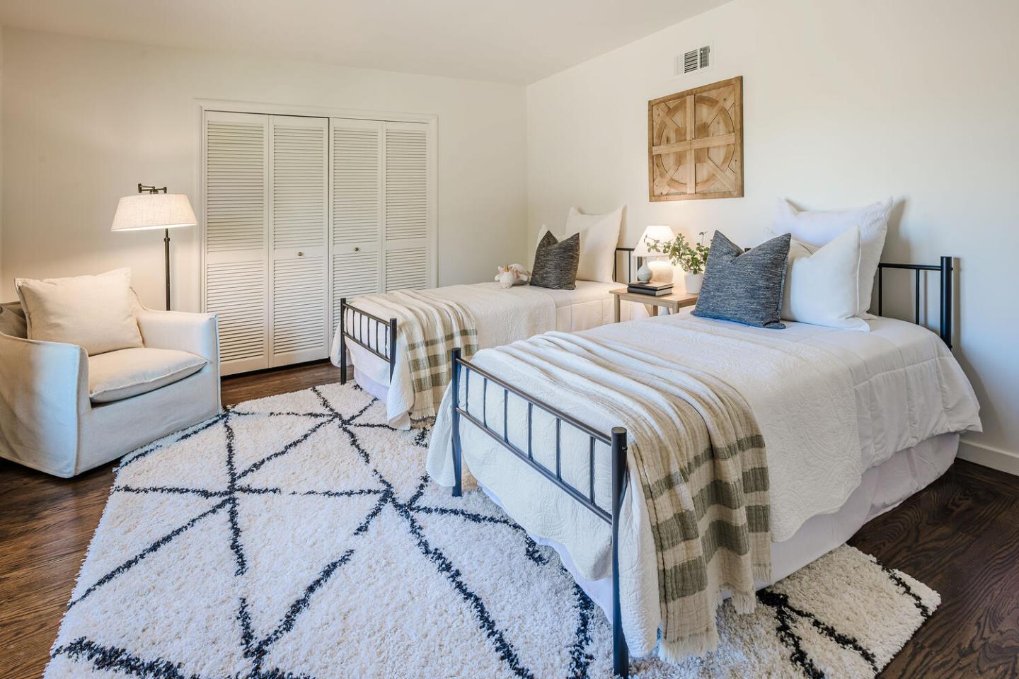 Classic Carolands Beauty