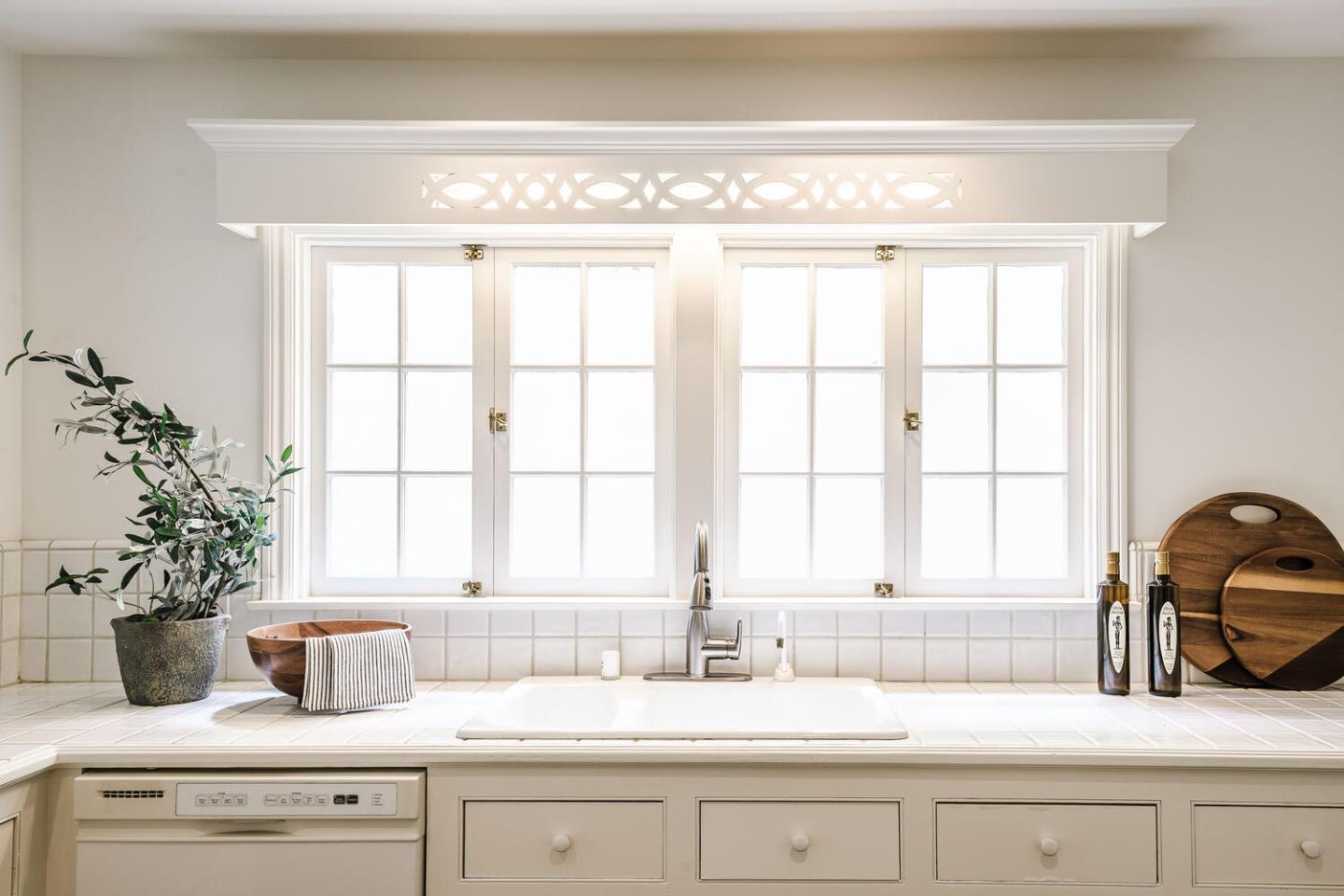 MAGICAL STORYBOOK COTTAGE