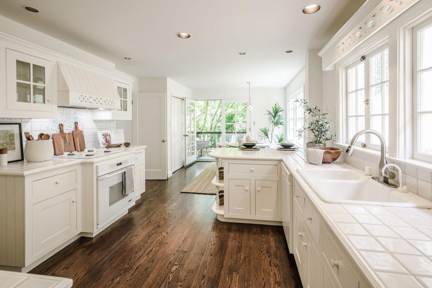 MAGICAL STORYBOOK COTTAGE