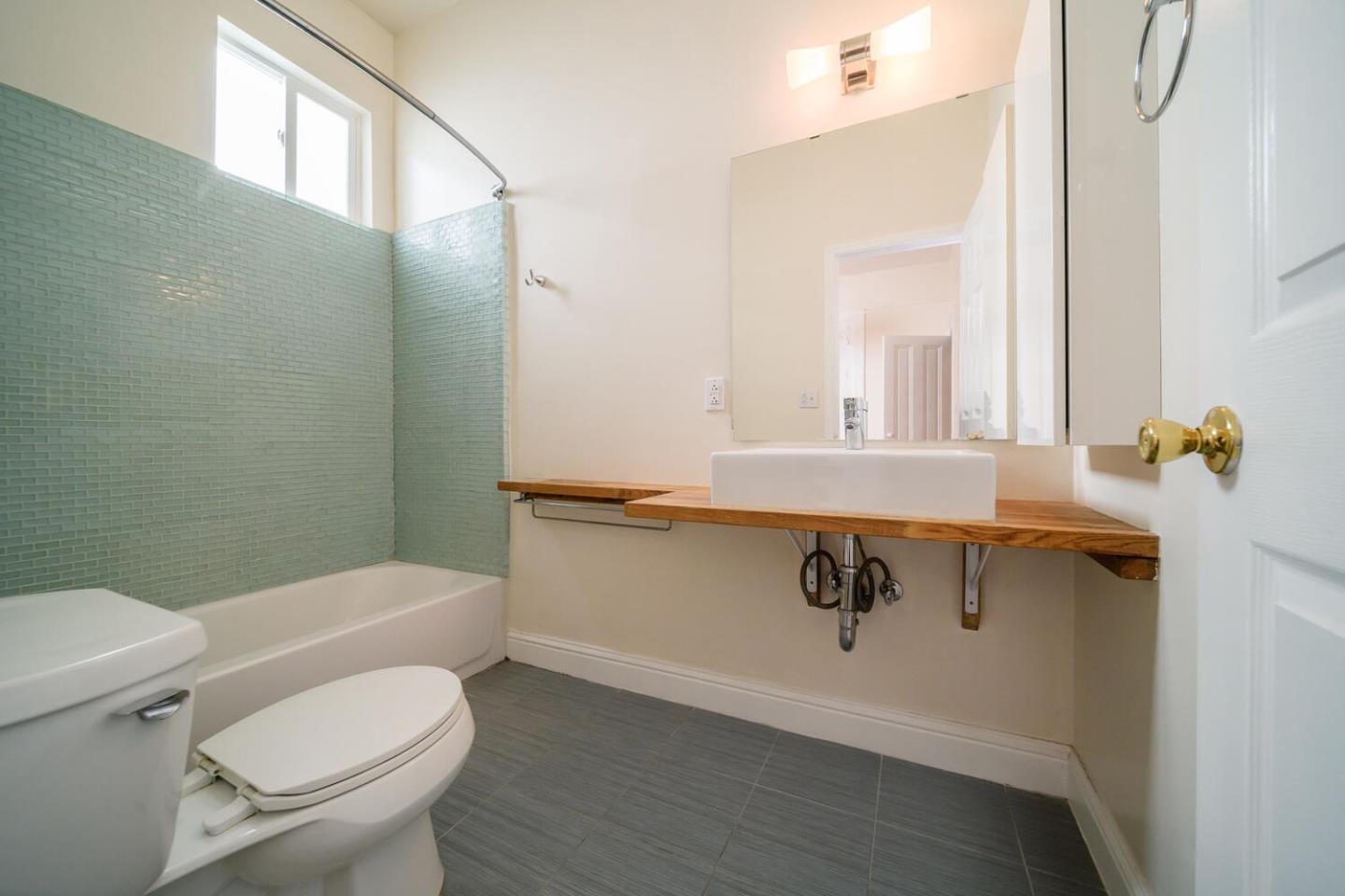 323 San Jose AVE 323