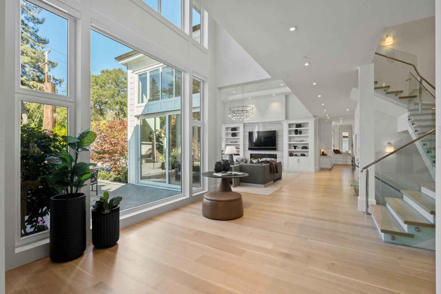 Brilliant Living Meets Timeless Elegance