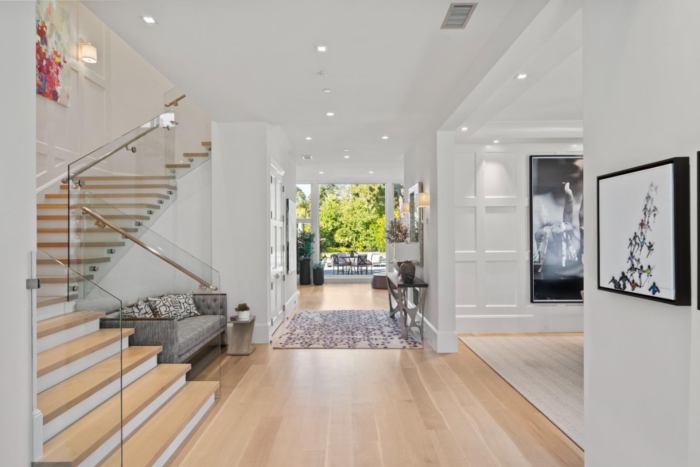 Brilliant Living Meets Timeless Elegance