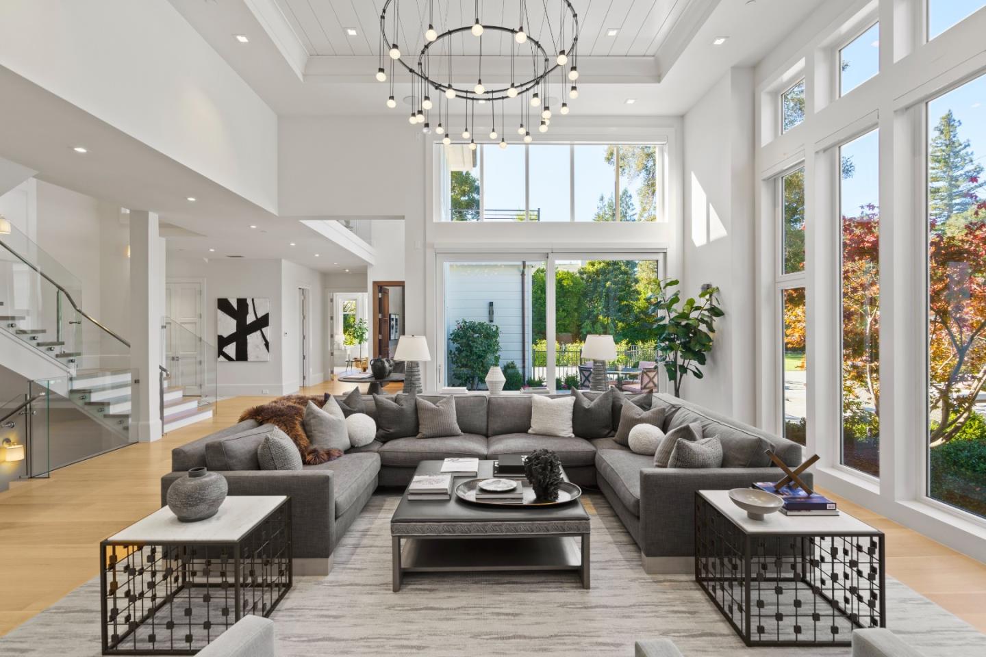 Brilliant Living Meets Timeless Elegance