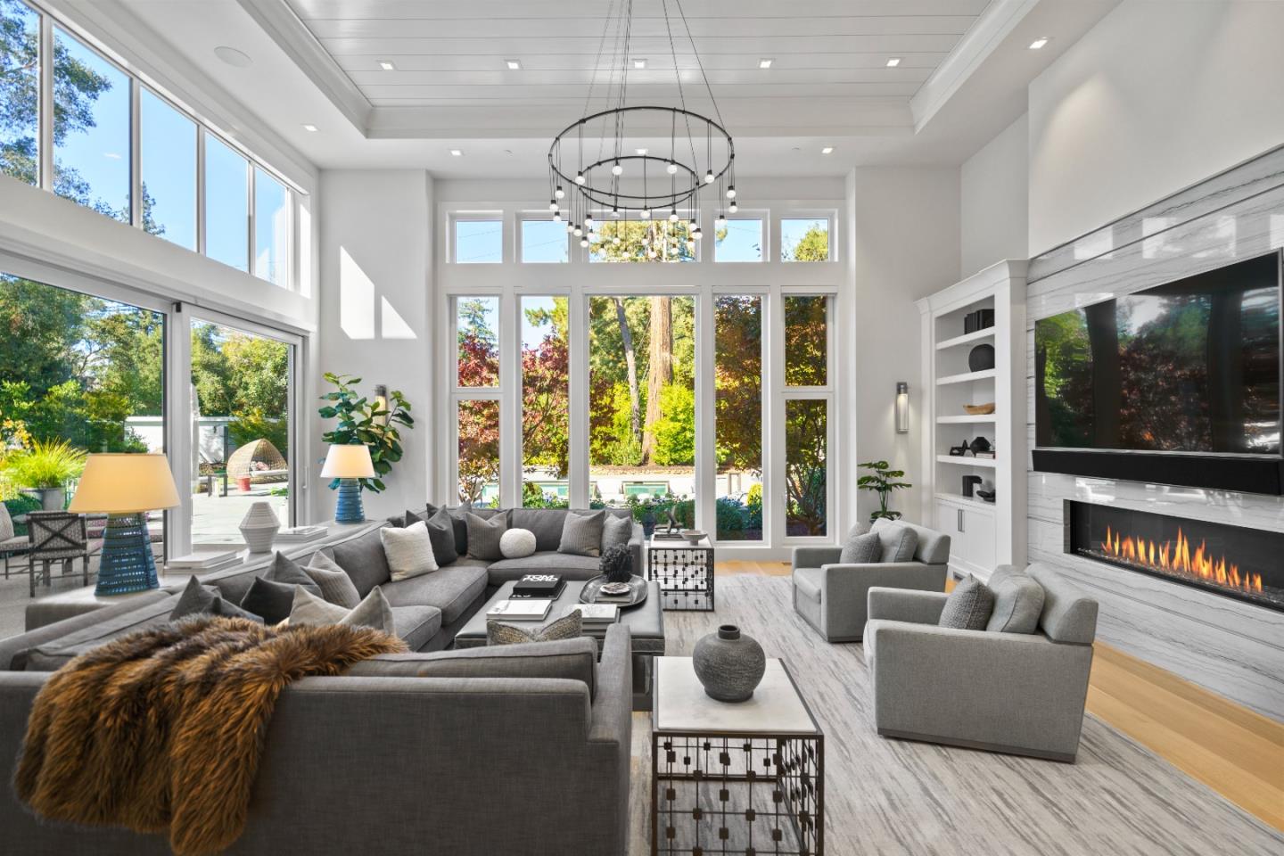 Brilliant Living Meets Timeless Elegance