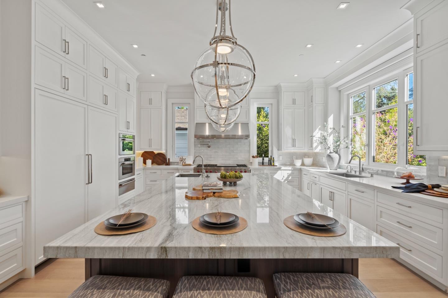 Brilliant Living Meets Timeless Elegance