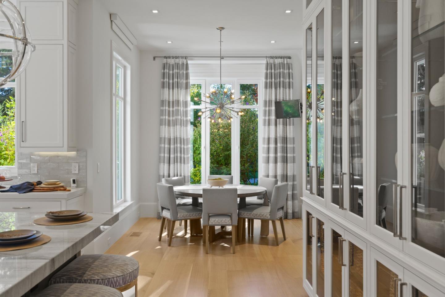 Brilliant Living Meets Timeless Elegance