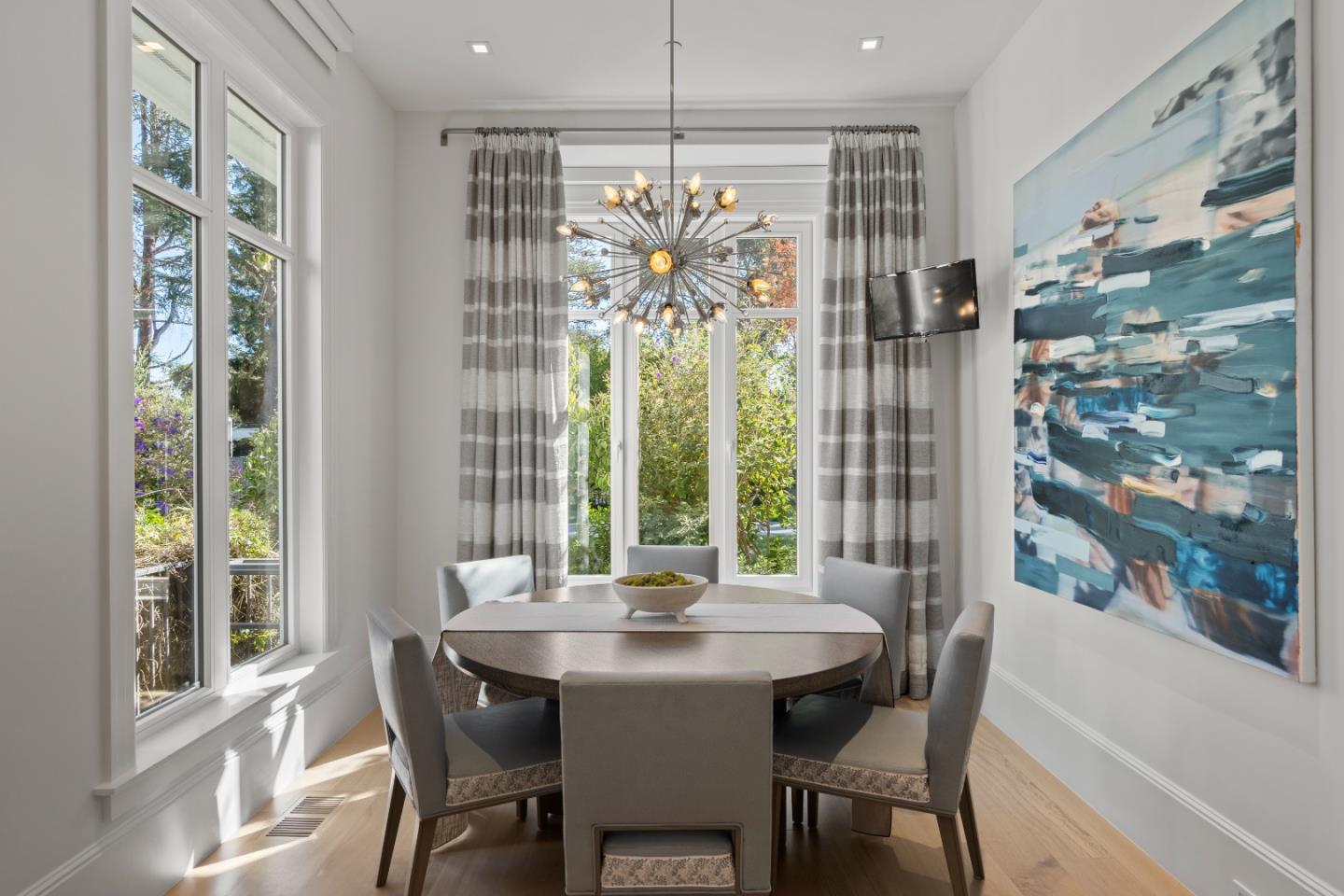 Brilliant Living Meets Timeless Elegance