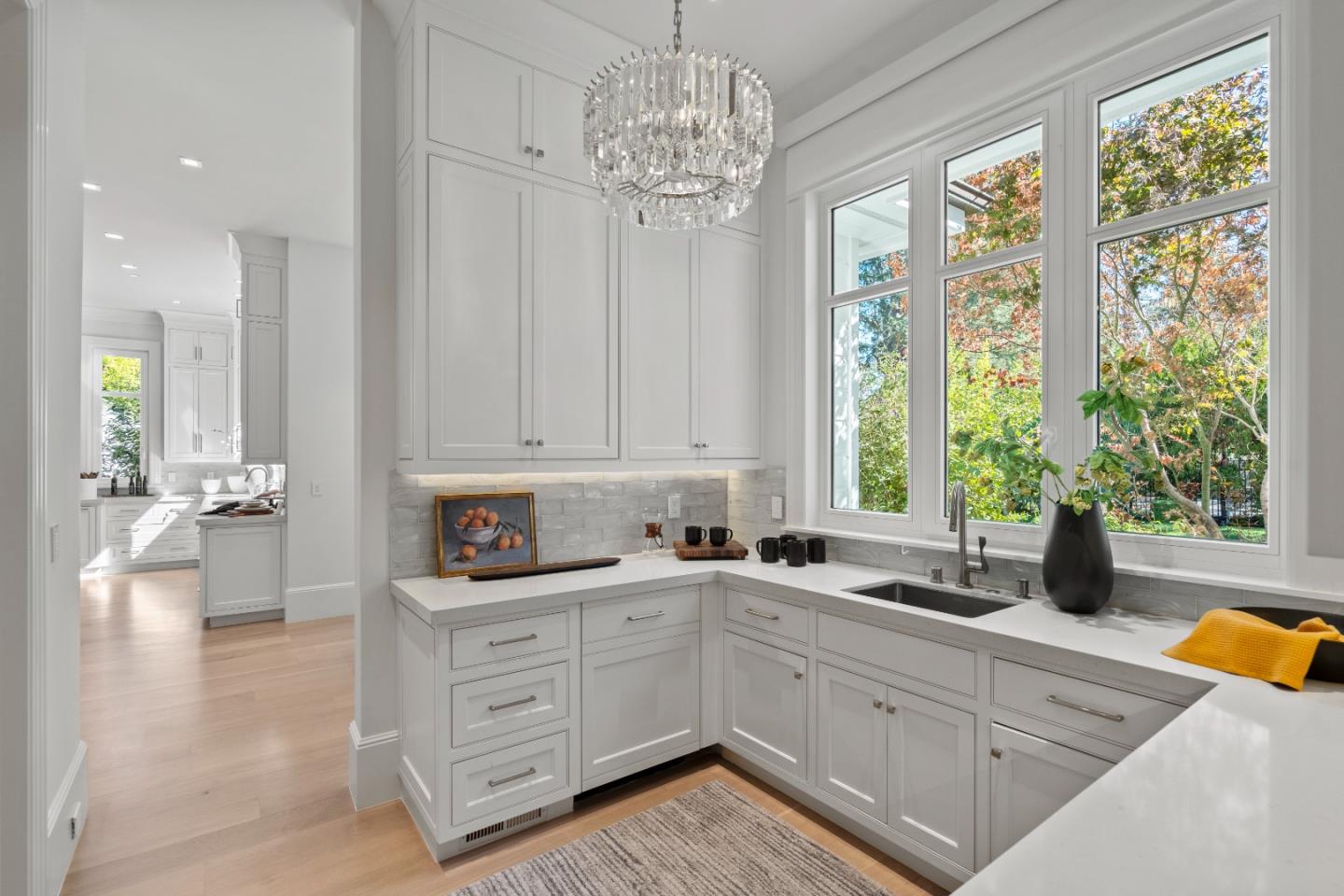 Brilliant Living Meets Timeless Elegance