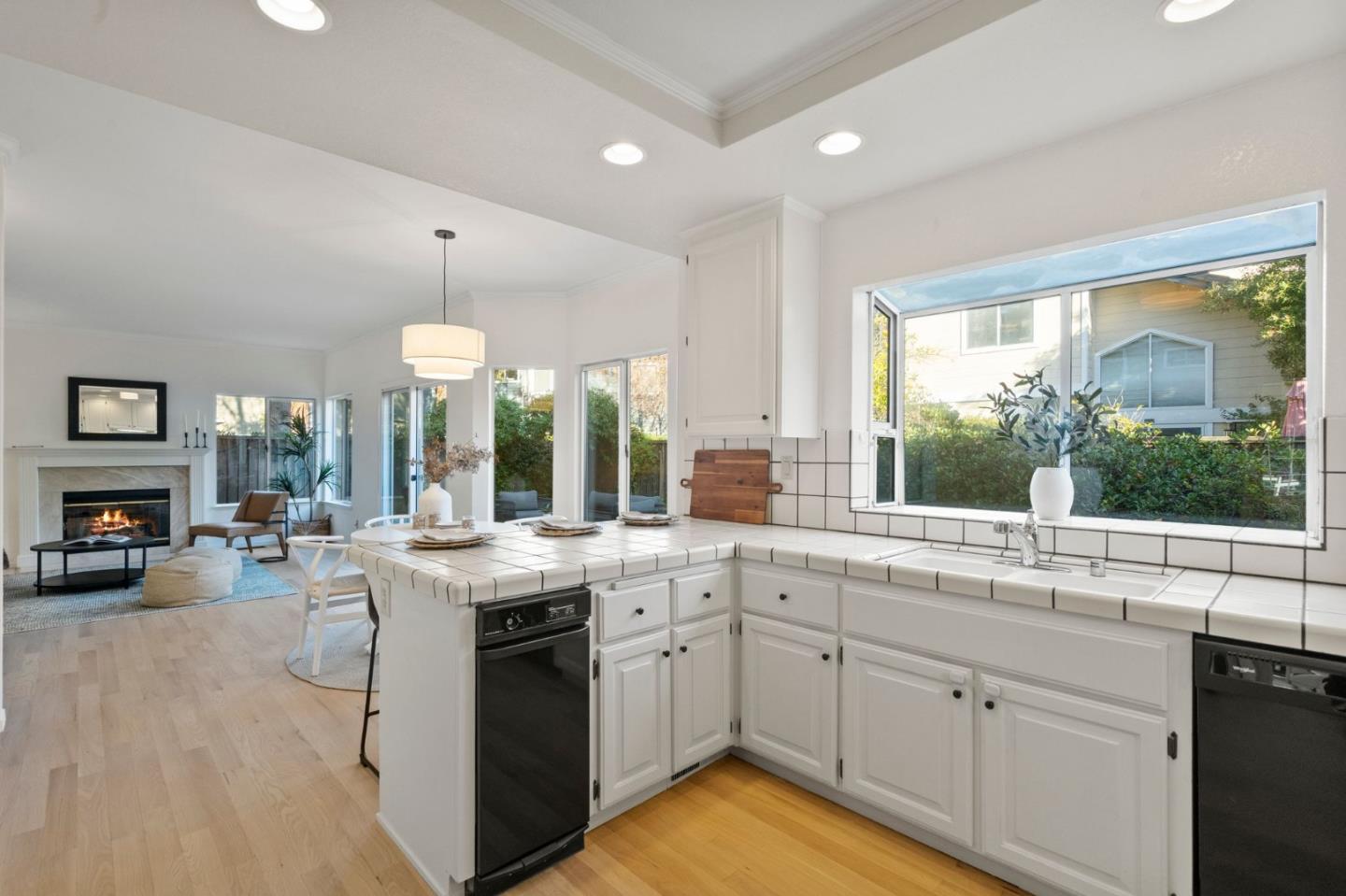129 Danbury LN