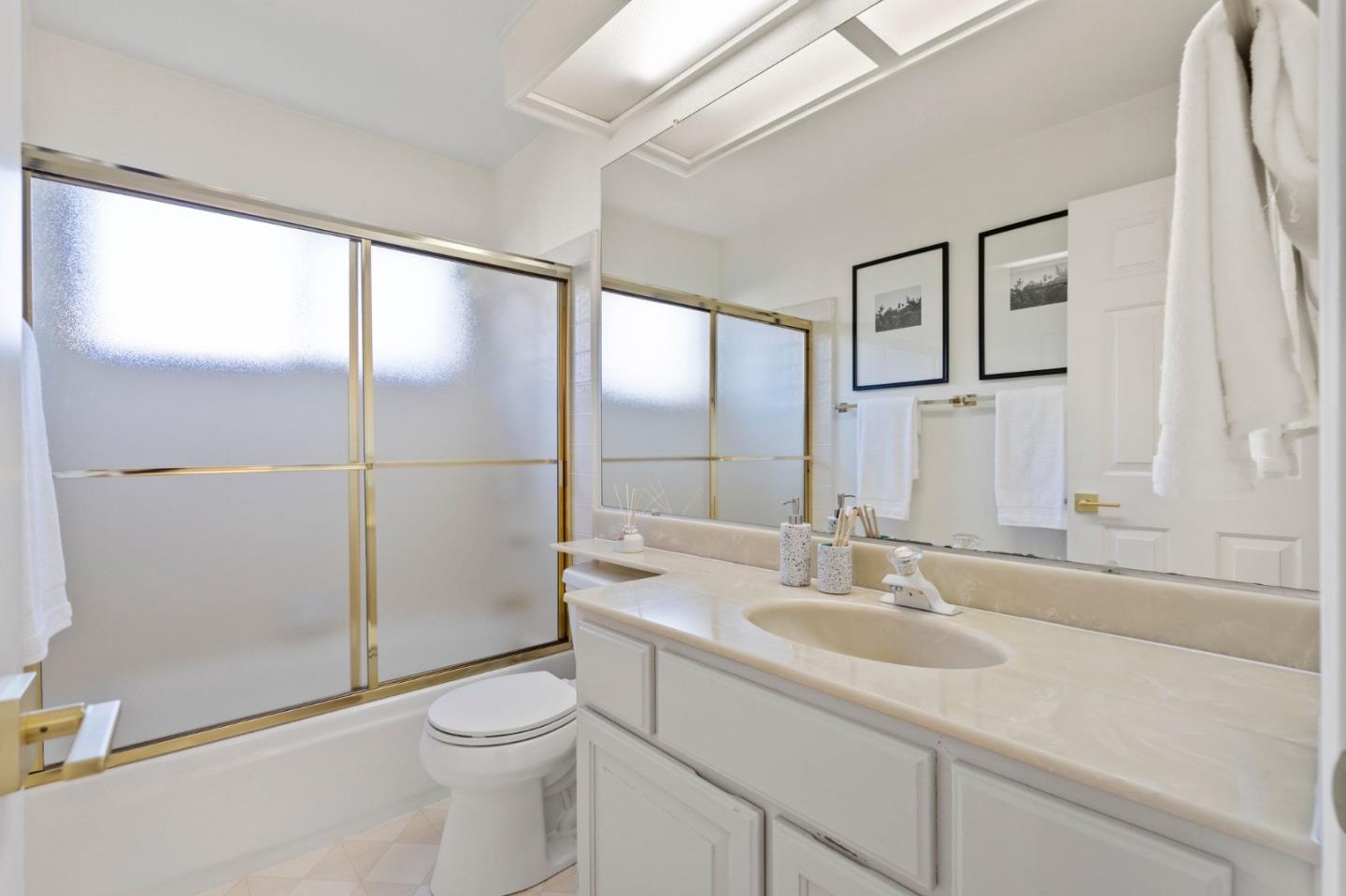 129 Danbury LN