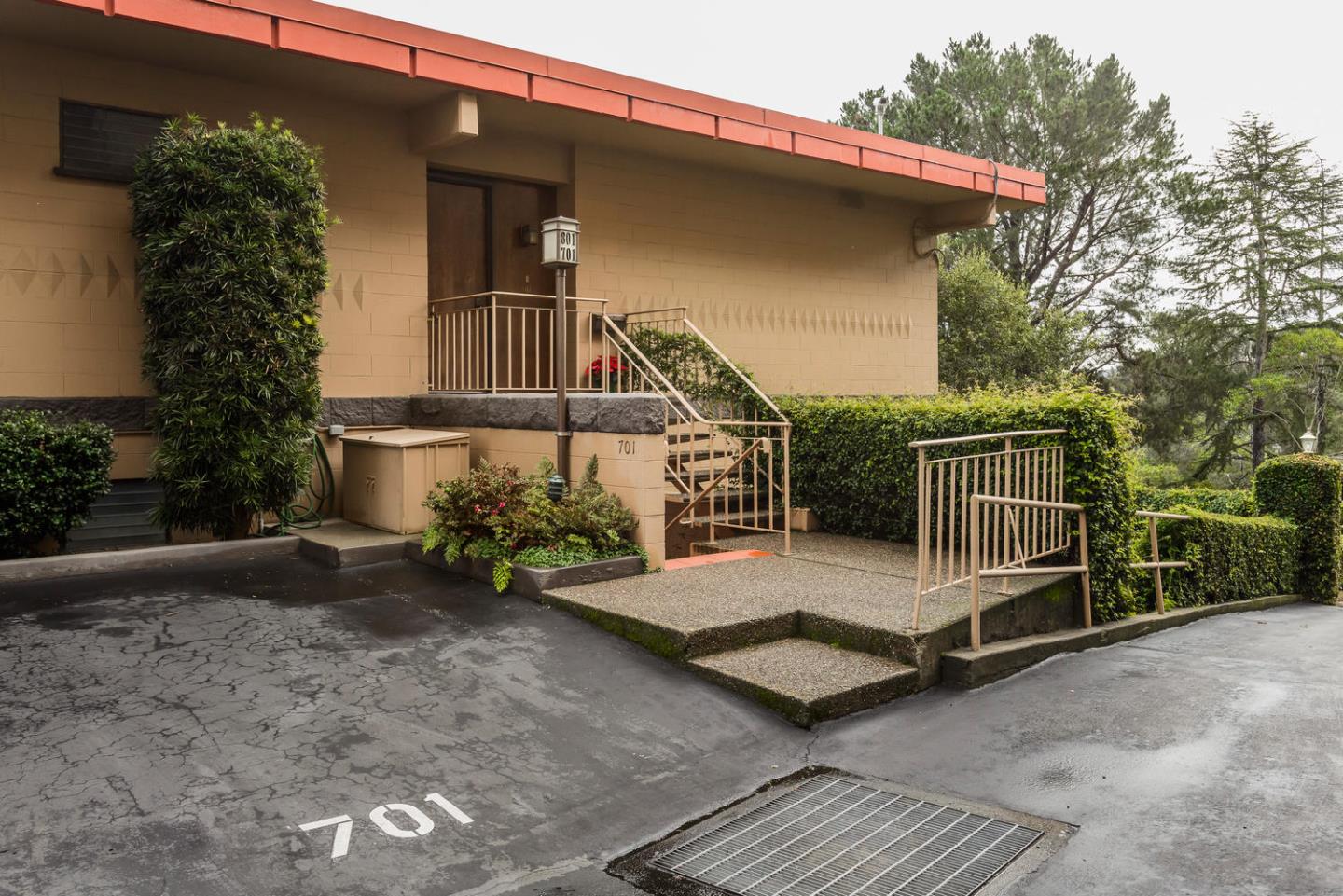 50 Mounds RD