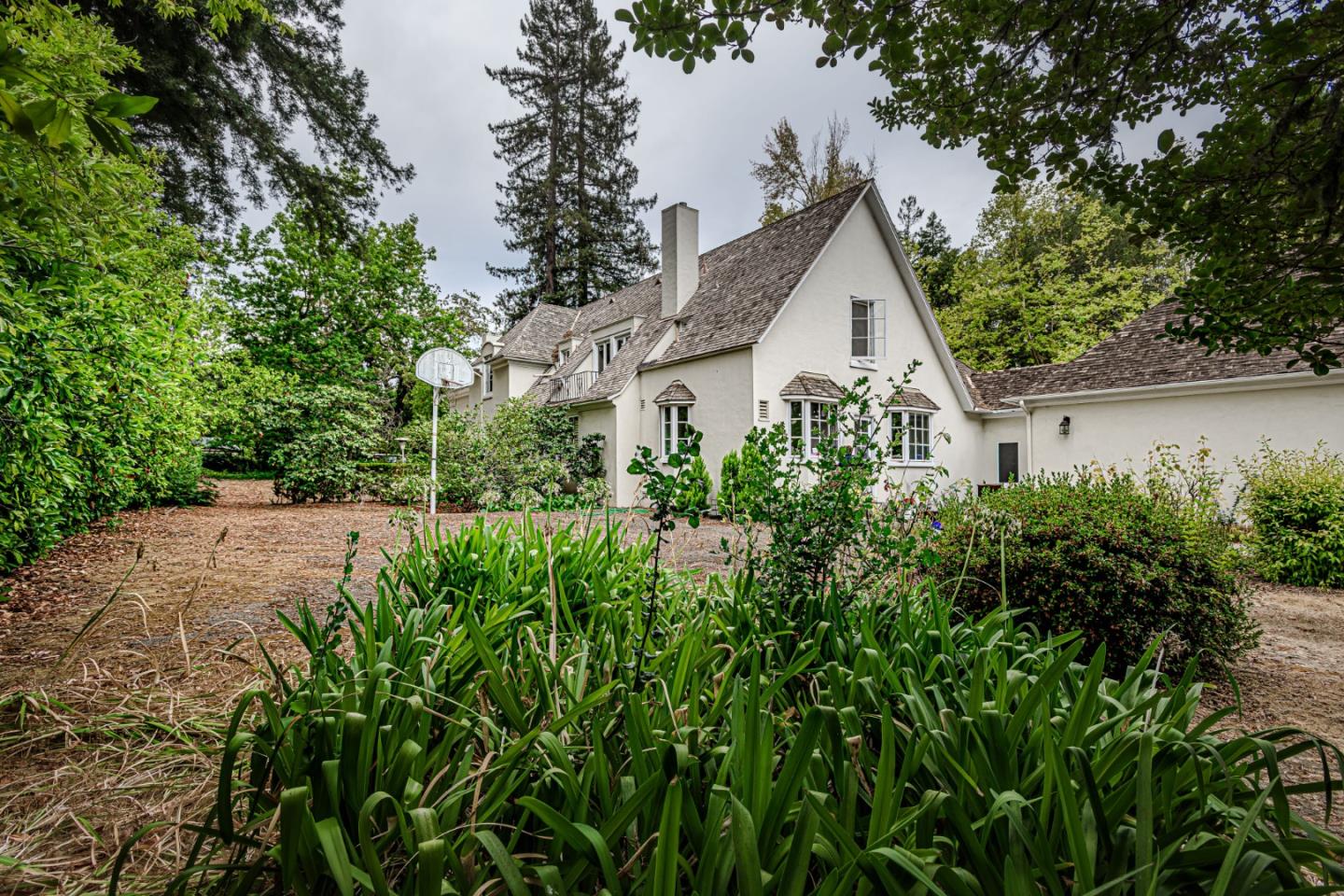 123 Stockbridge Avenue