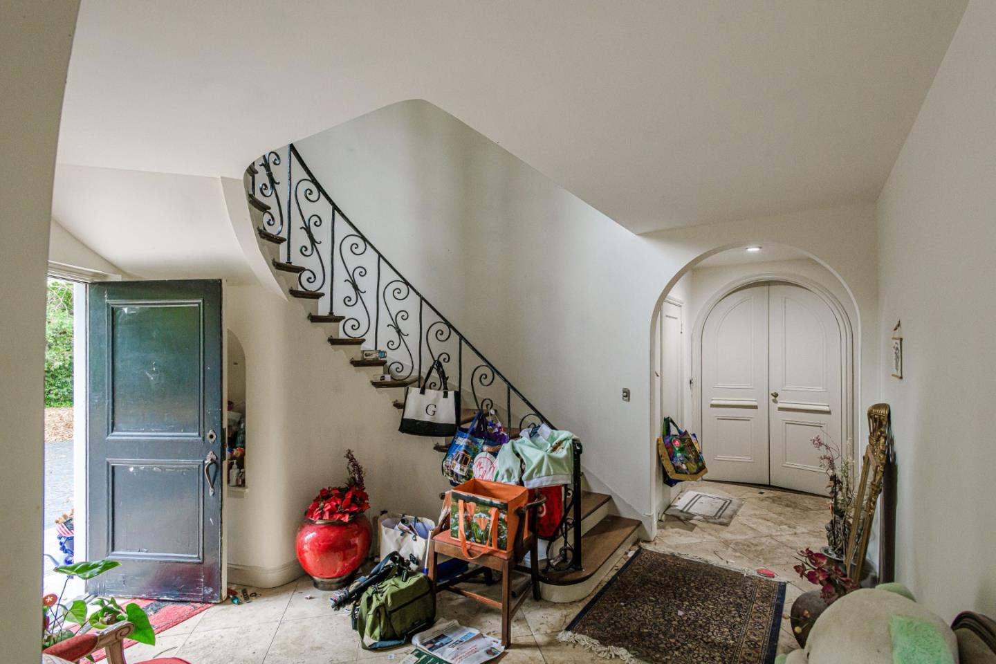 123 Stockbridge Avenue