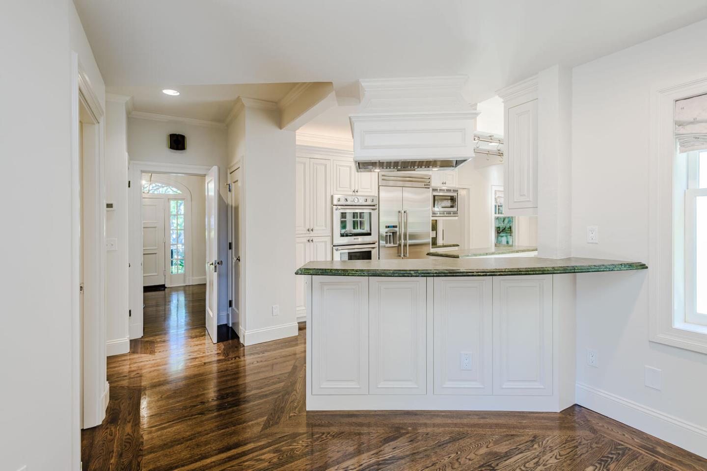 719 West Poplar Avenue