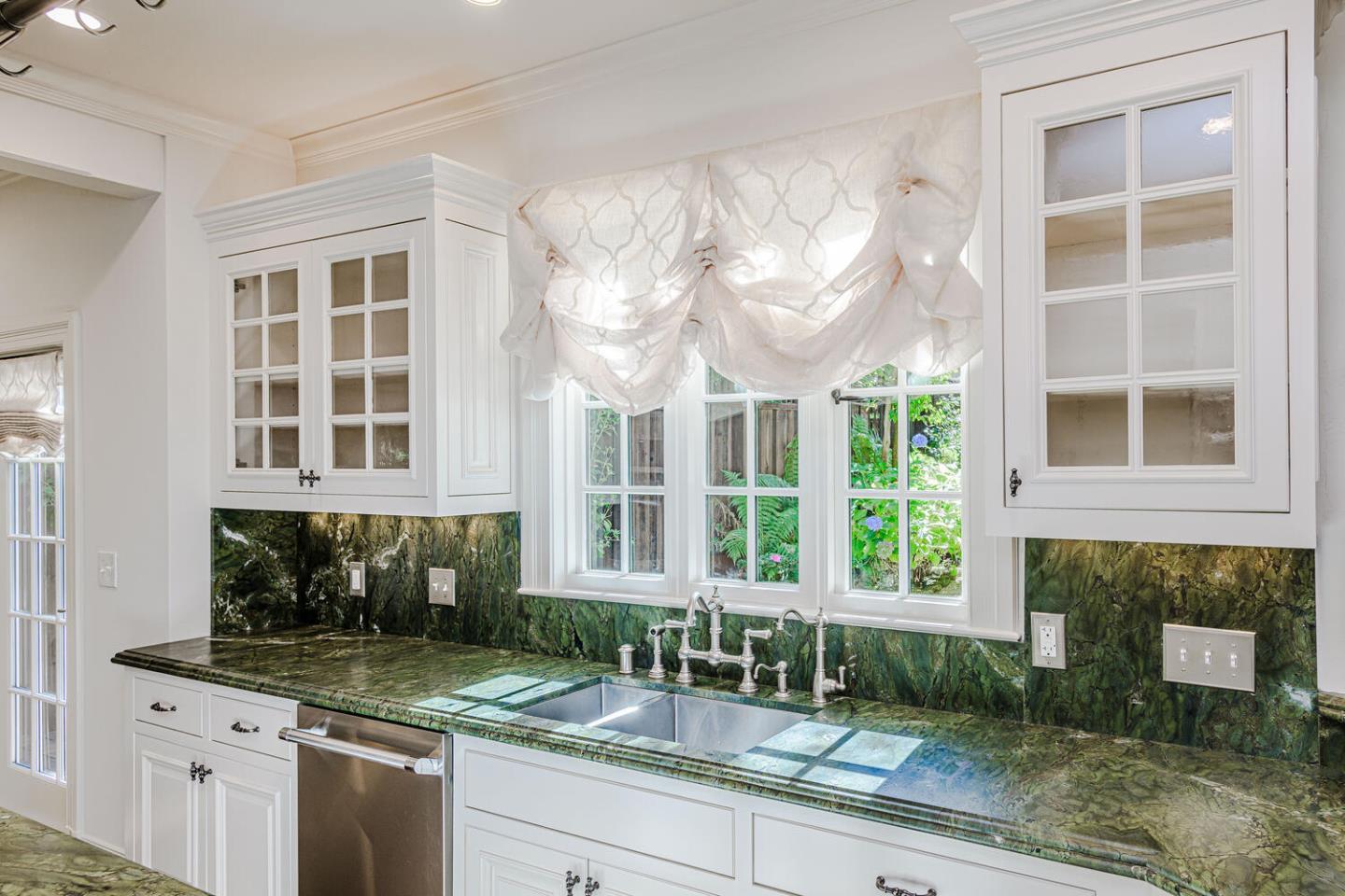 719 West Poplar Avenue