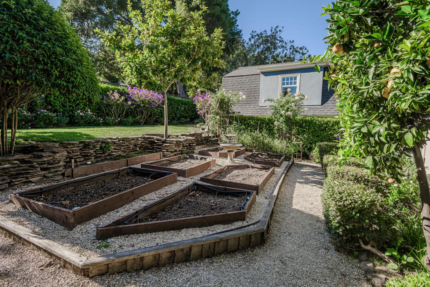 719 West Poplar Avenue