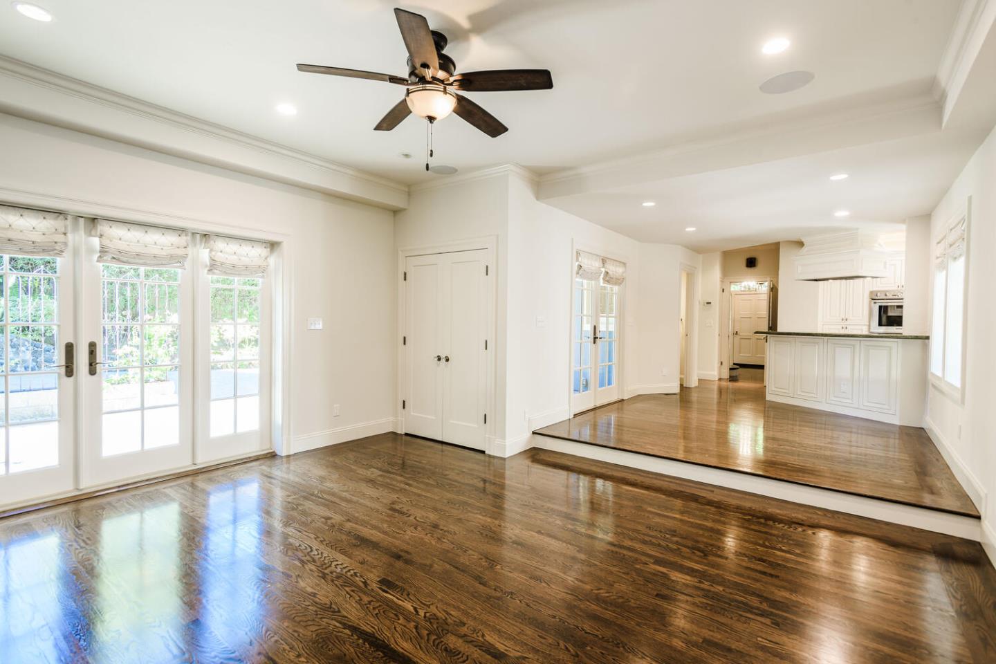 719 West Poplar Avenue