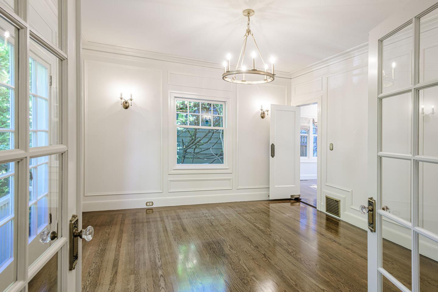 719 West Poplar Avenue