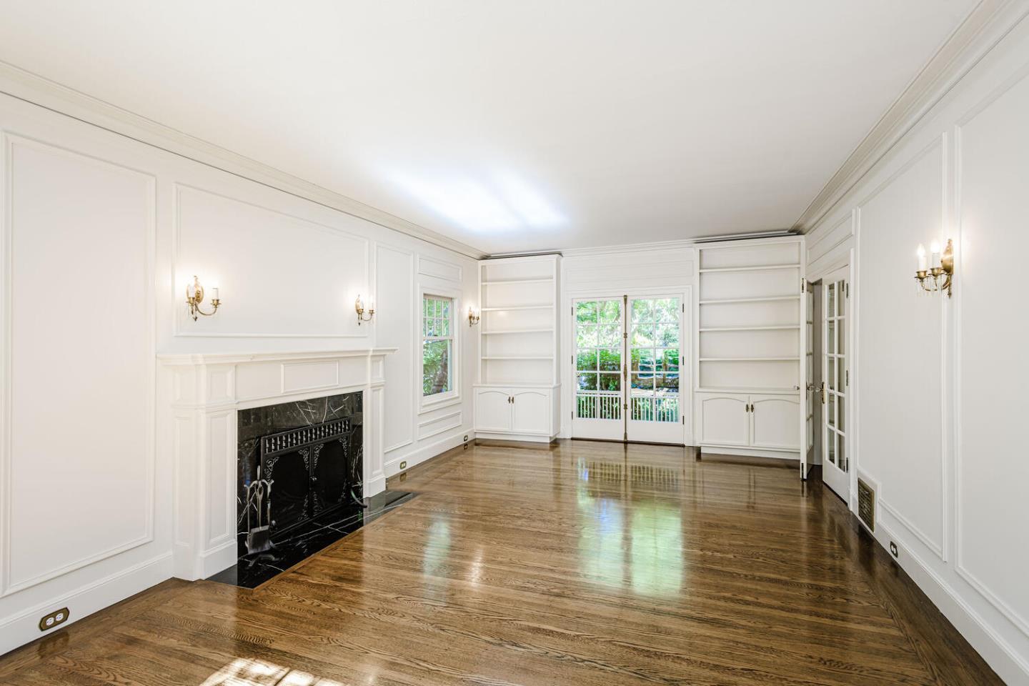 719 West Poplar Avenue