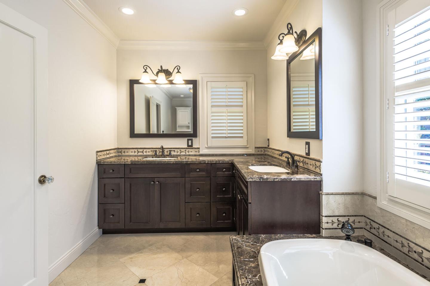 719 West Poplar Avenue