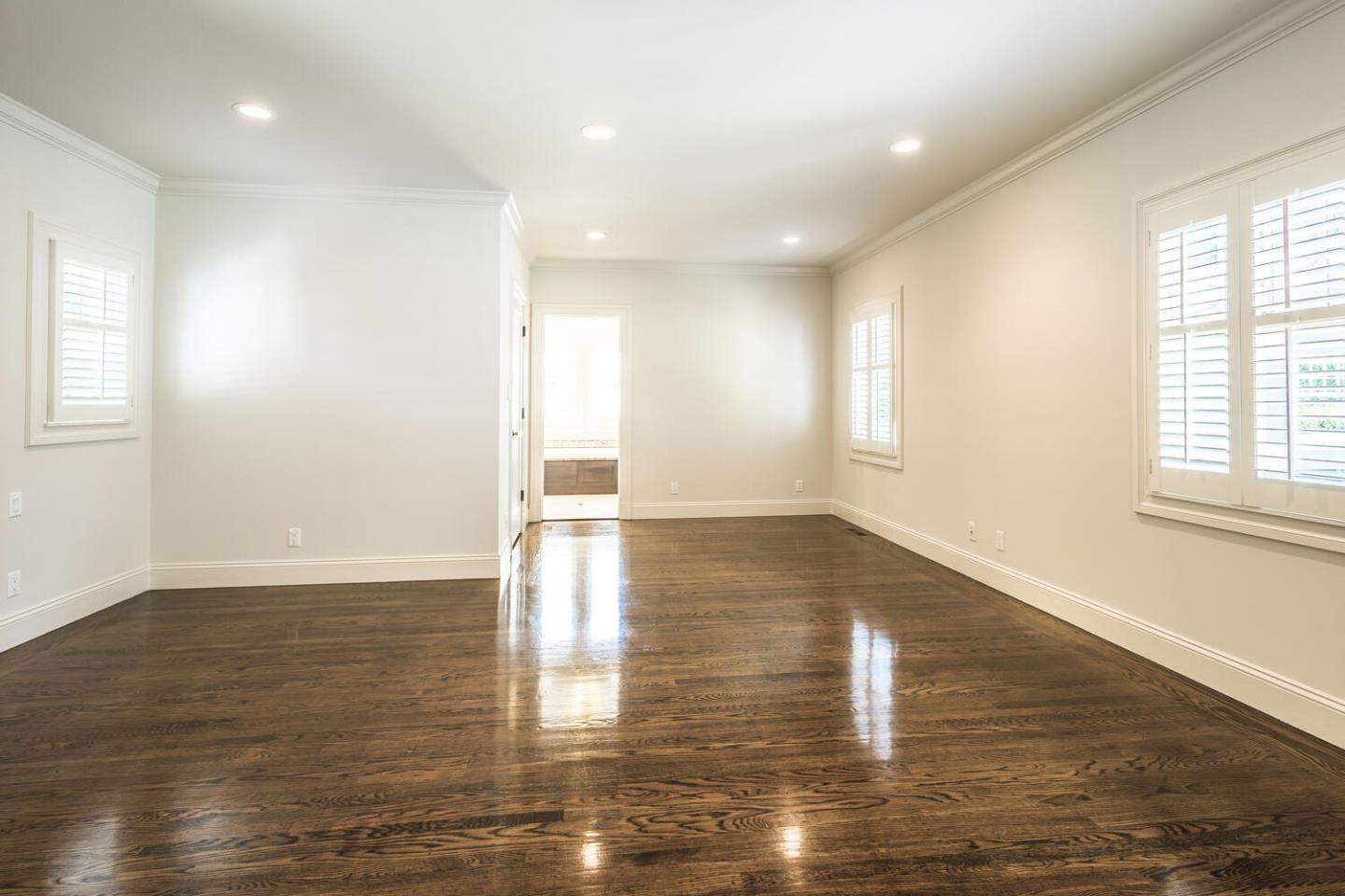 719 West Poplar Avenue