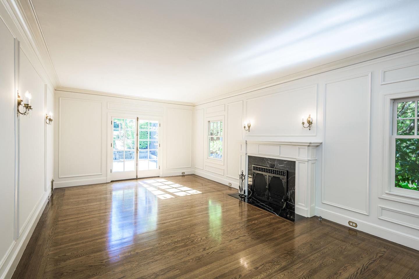 719 West Poplar Avenue