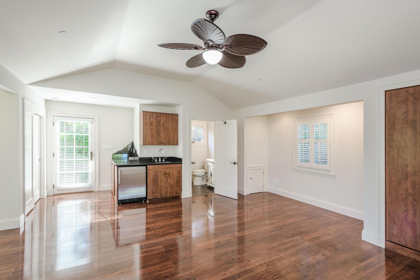 719 West Poplar Avenue