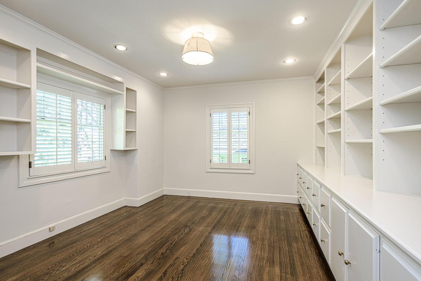 719 West Poplar Avenue