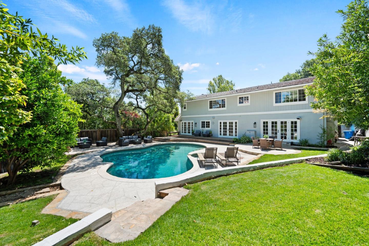 220 Robin Road