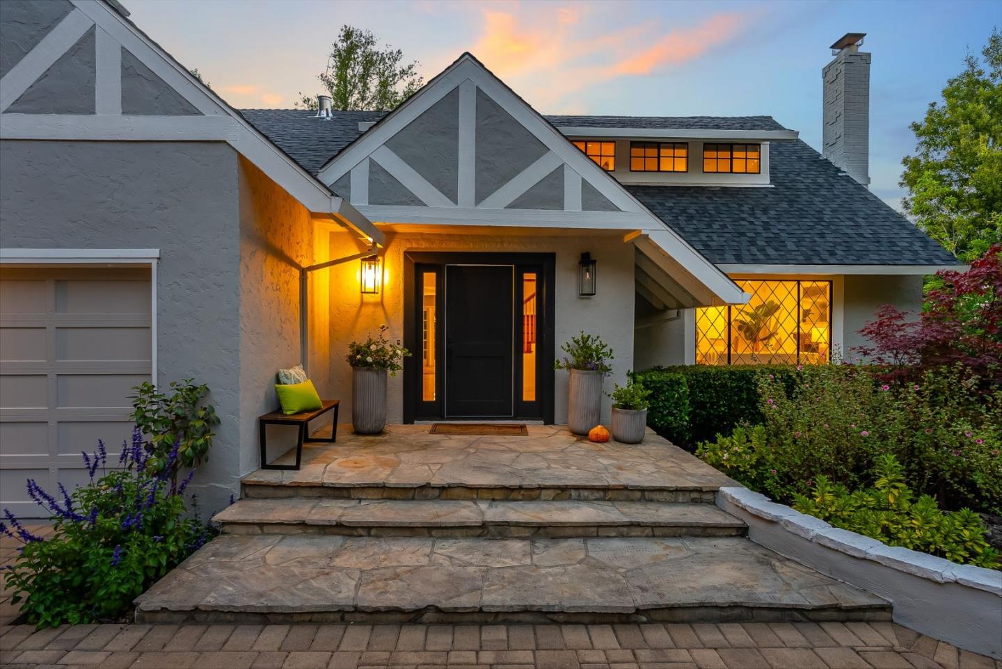 Sprawling Privacy Meets Elegant Living