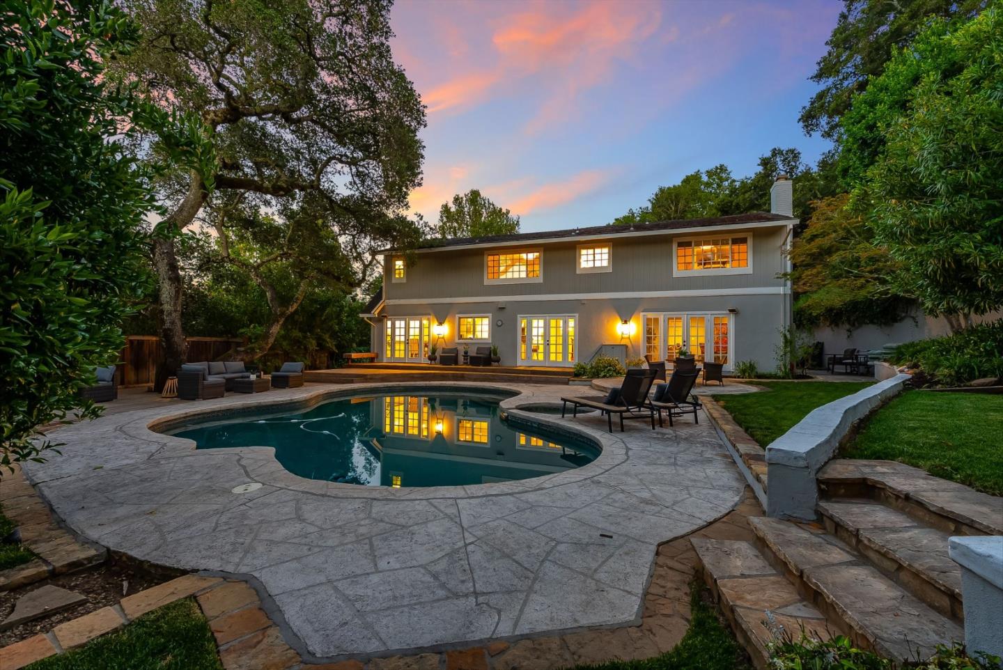 Sprawling Privacy Meets Elegant Living