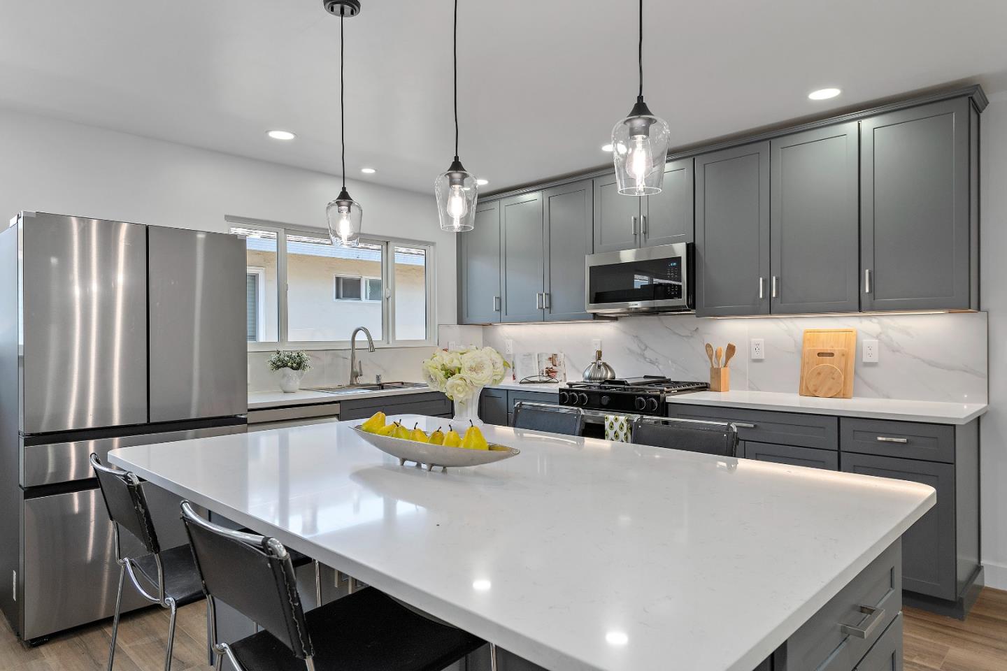 1203 Annapolis DR