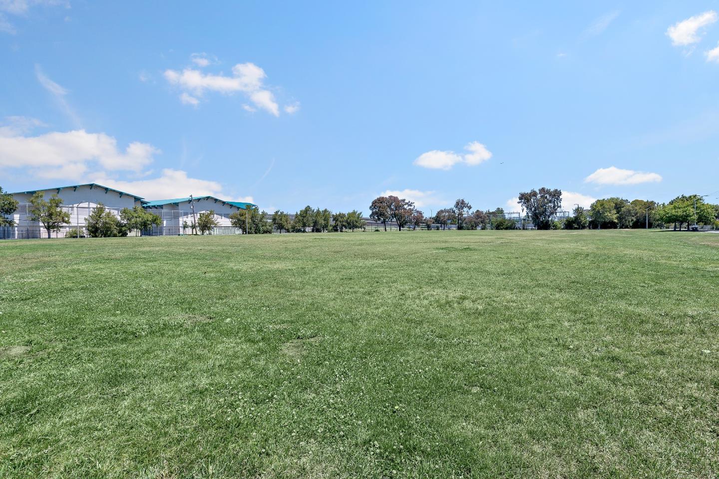 1203 Annapolis DR