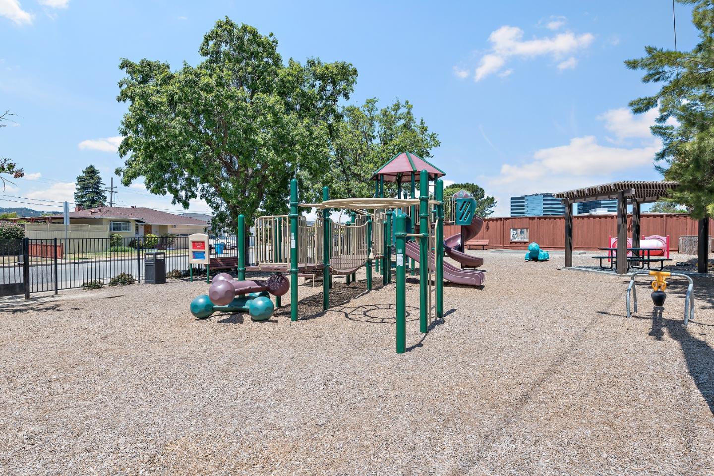 1203 Annapolis DR