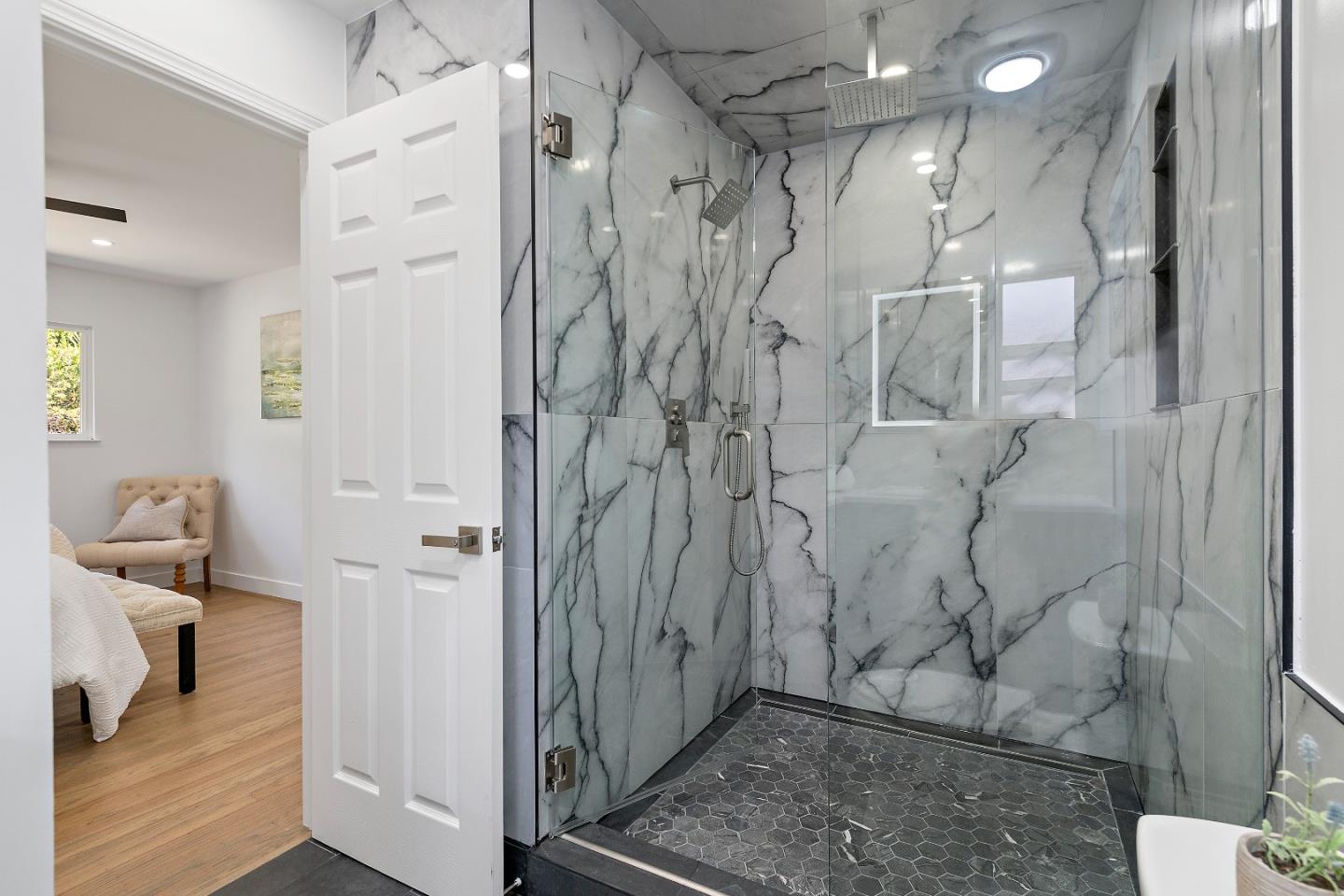 1203 Annapolis DR