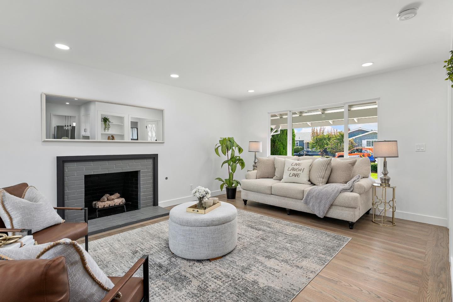 1203 Annapolis DR