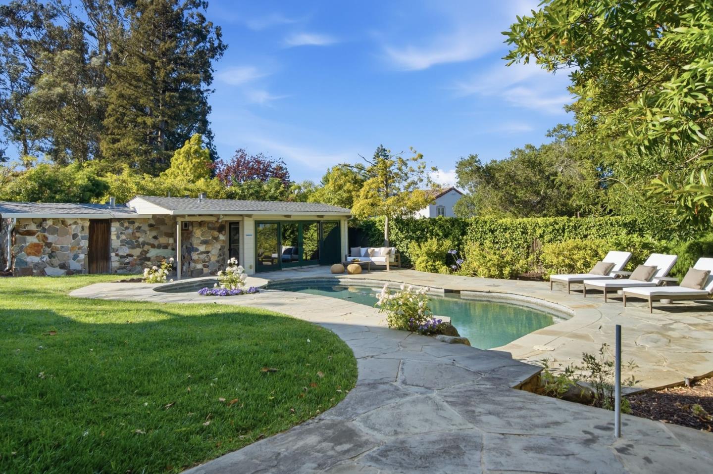 109 Alturas DR