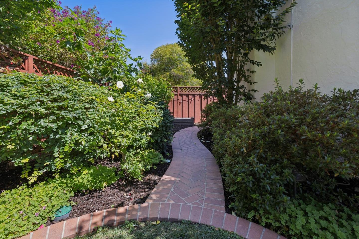 520 Francisco DR