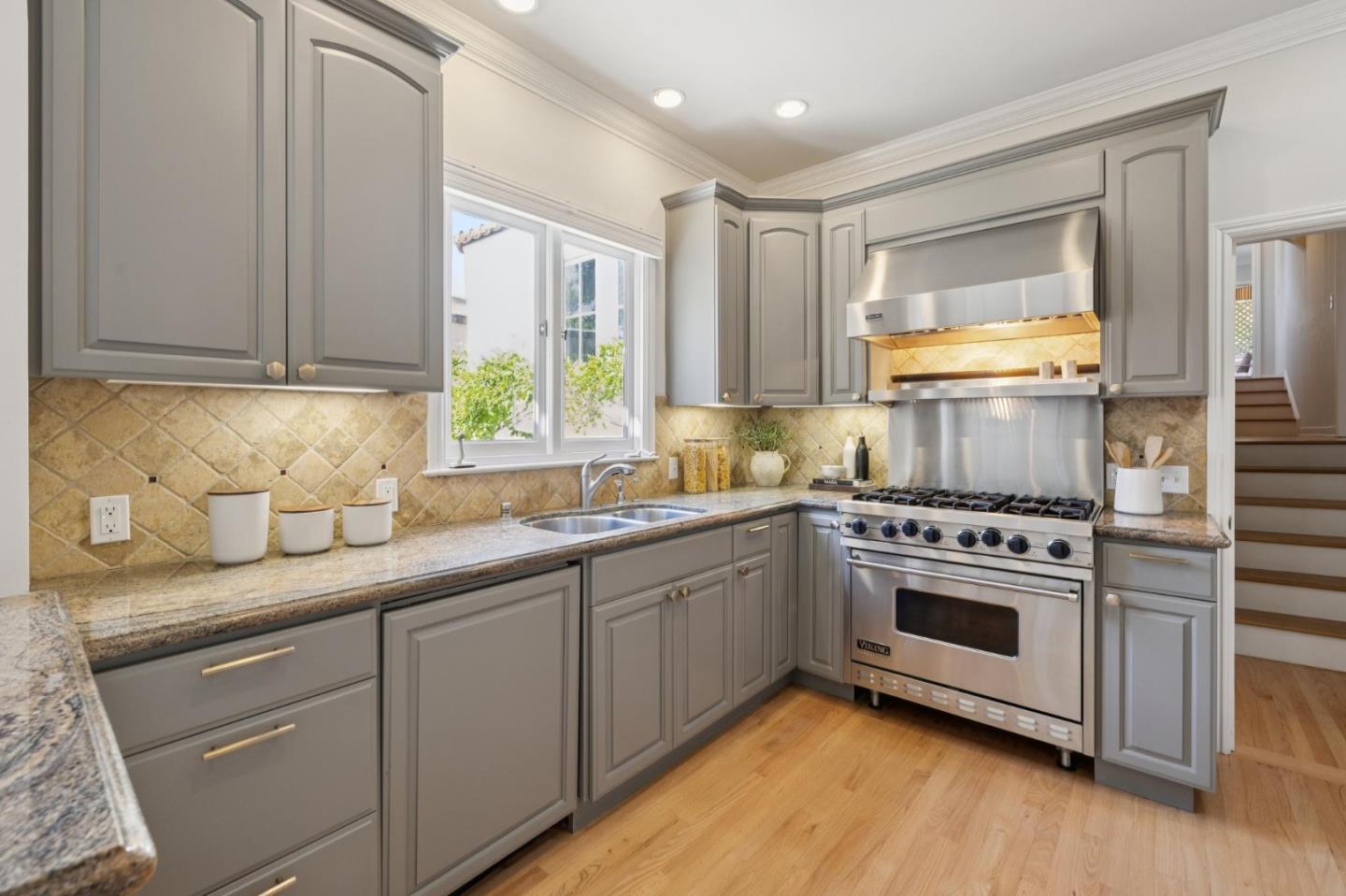 520 Francisco DR