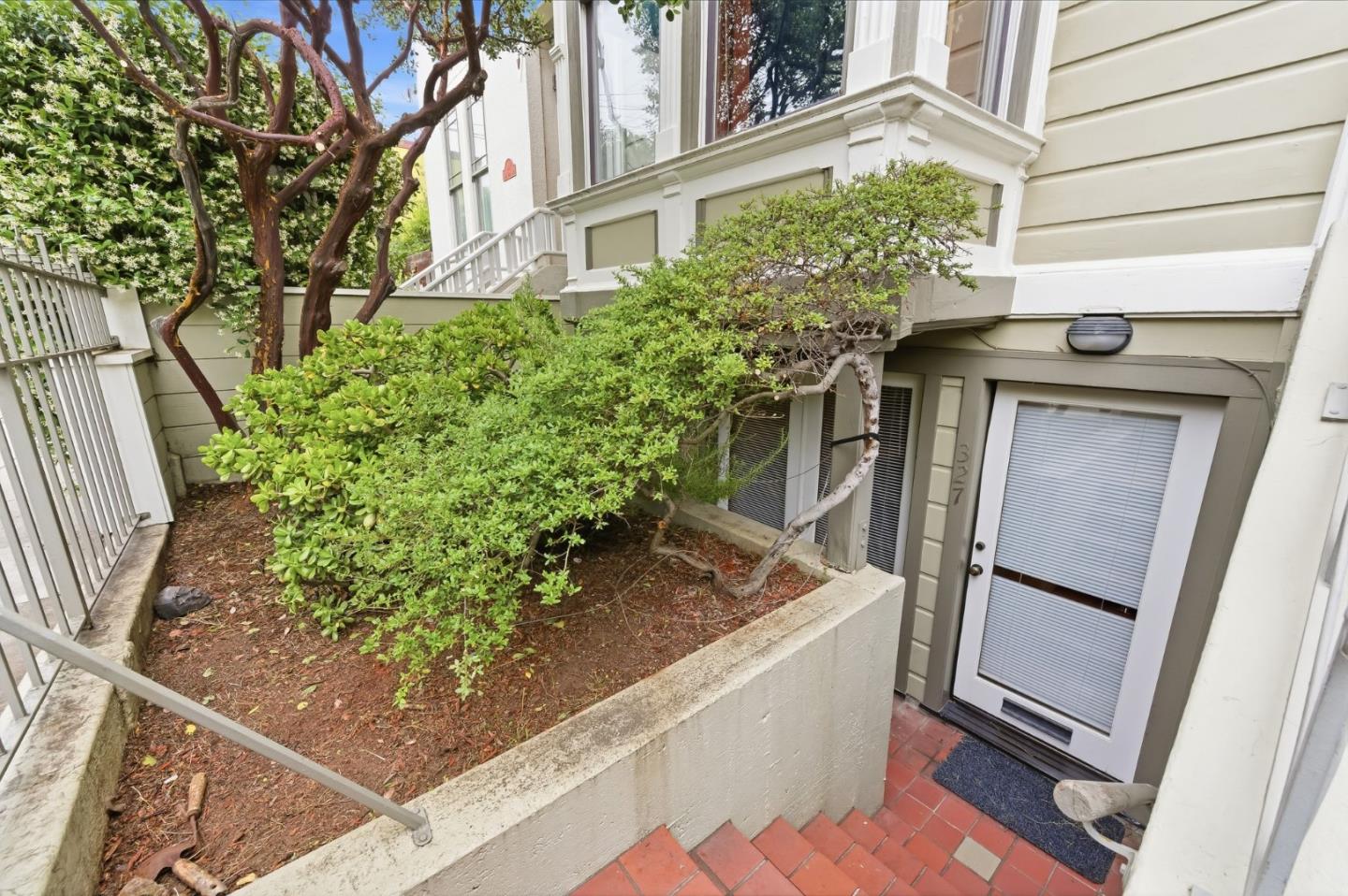 327 San Jose AVE