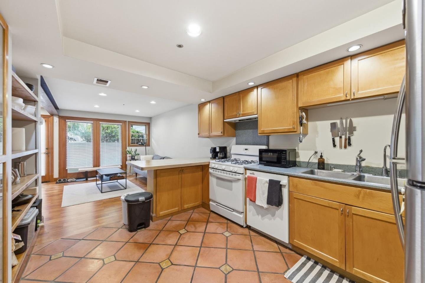 327 San Jose AVE